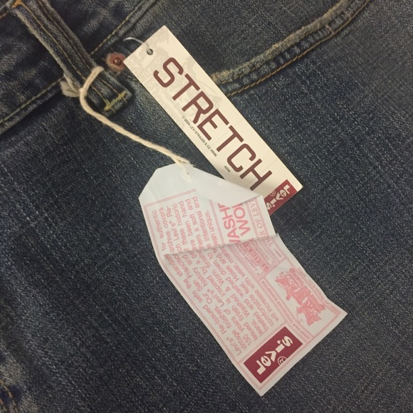 NWT Plus size Levi’s - Picture 2 of 5